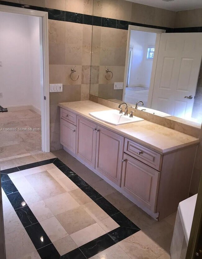 Building Photo - 3087 Shipping Ave