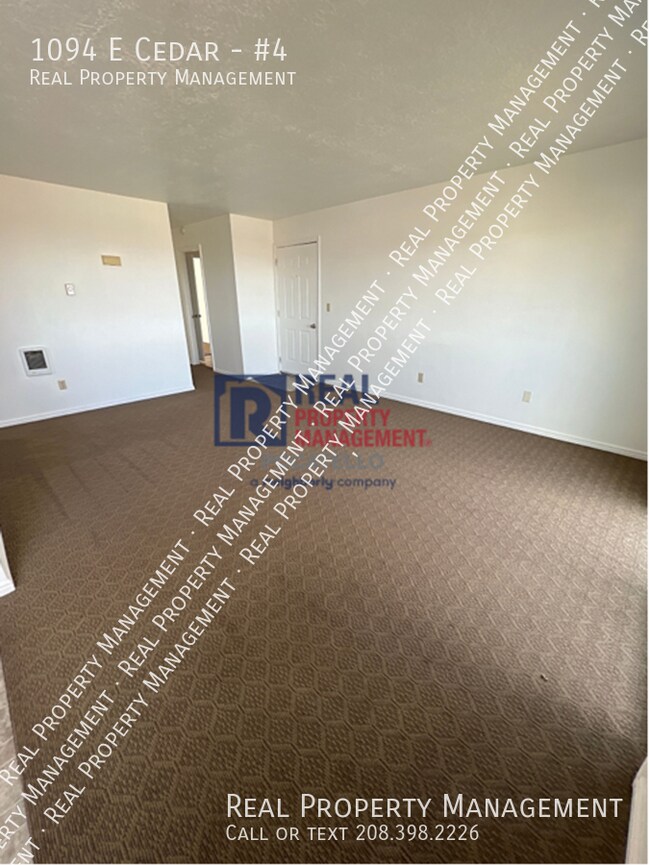 Building Photo - 1094 E Cedar-#4