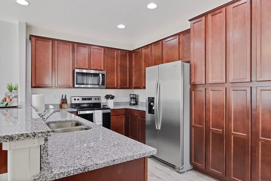 Building Photo - 5643 E Bollo St