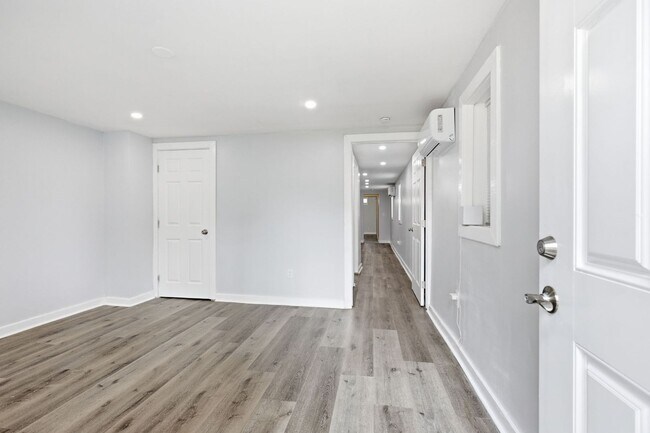 Building Photo - 2834 Clifton Ave