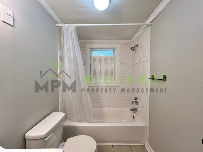 Building Photo - 135 Rivelon Rd