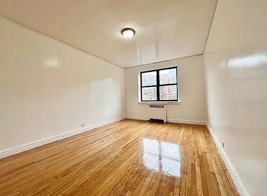 Building Photo - 1 bedroom in BRONX NY 10463