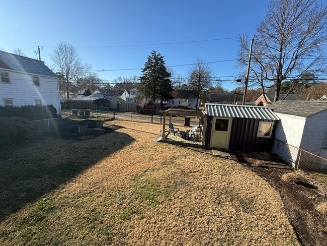 Building Photo - Fantastic Home Near Three Chopt and Patterson Available immediately!