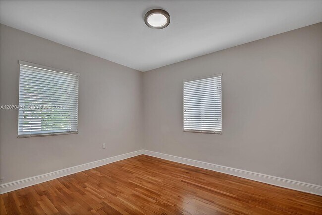 Building Photo - 3783 SW 27th St