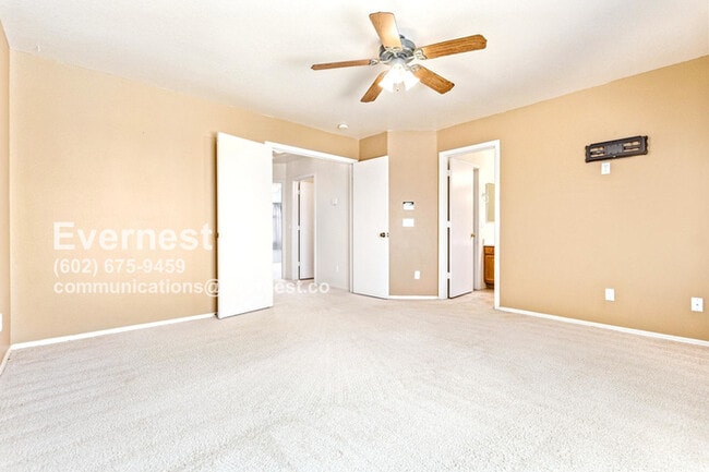 Building Photo - Lovely 3-Bedroom Home with Spacious Layout...