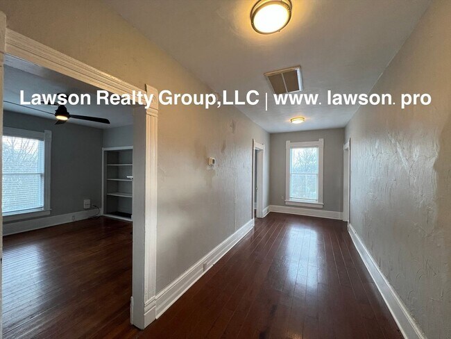 Building Photo - 360 Mountain Ave SW