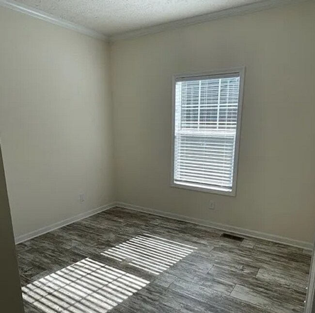 Building Photo - 379 Blanche Cir