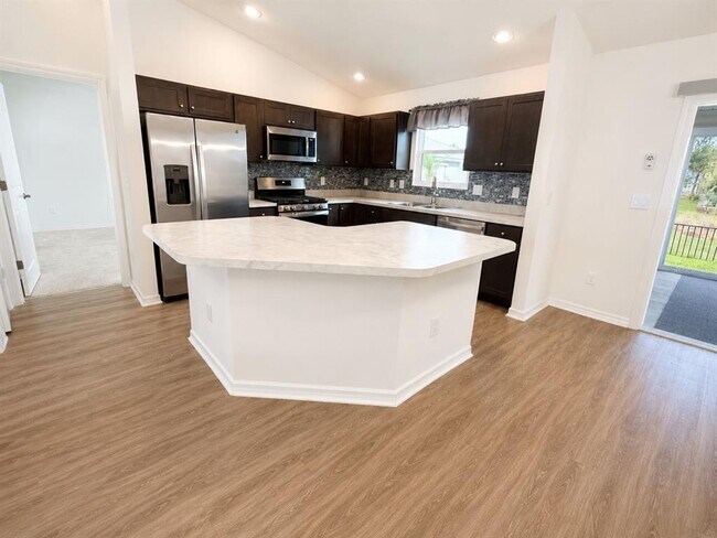 Building Photo - 6743 Mary Lp