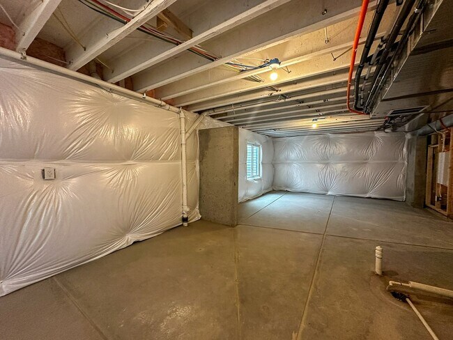 Building Photo - ALMOST BRAND NEW exquisite 3bd home in Harvest Ridge community