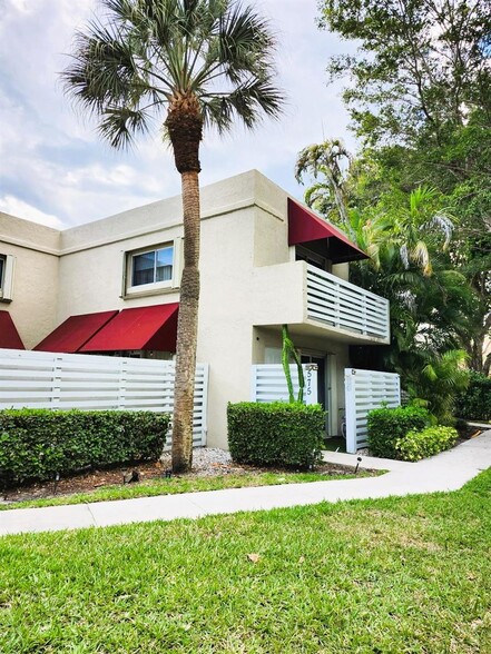 Primary Photo - 575 NW 98th Ave