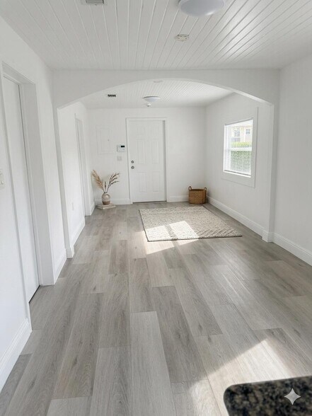 Building Photo - 1527 NW 63rd St