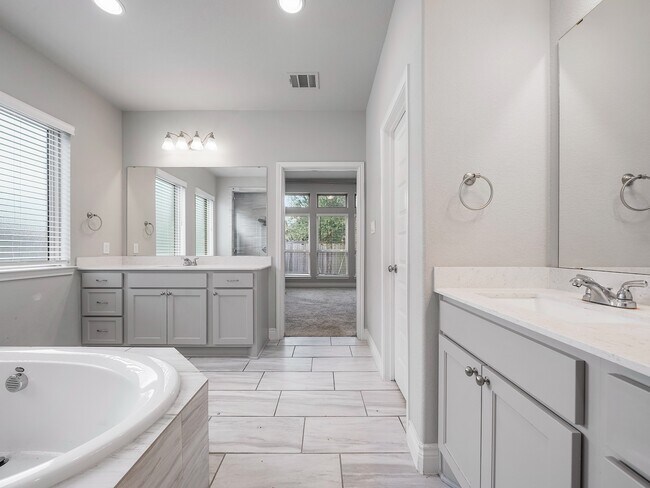 Building Photo - 15039 Montezuma Quail Dr