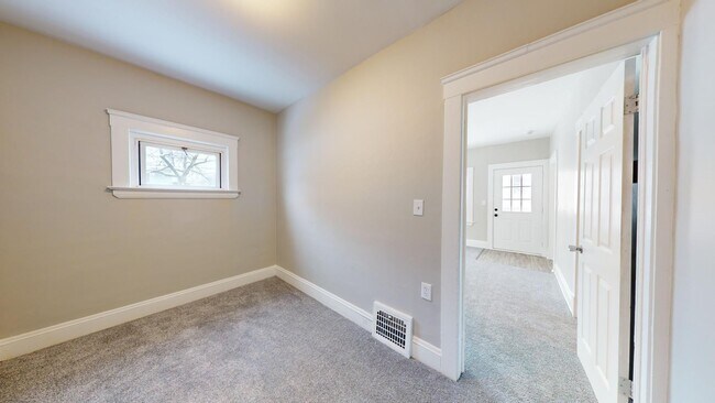 Building Photo - 4500 W 39th St