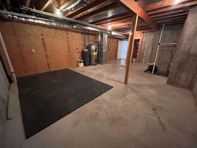 Building Photo - LARGE 4/3 with so much to offer! Waynesville School District