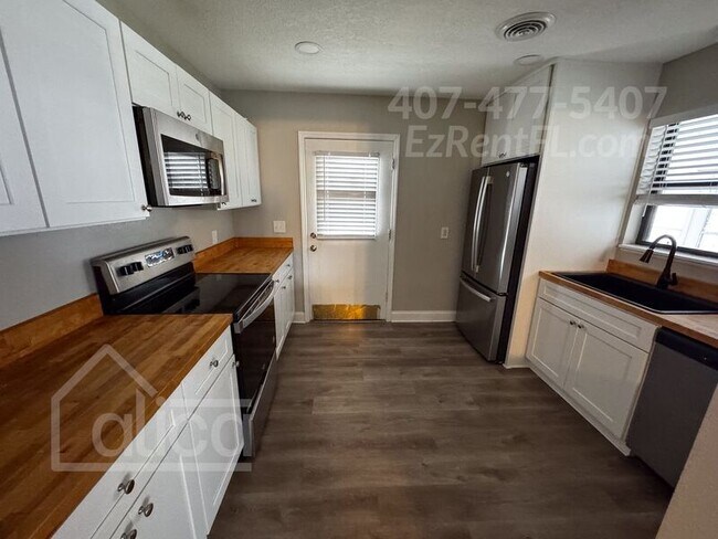 Building Photo - 6233 Harlow Blvd