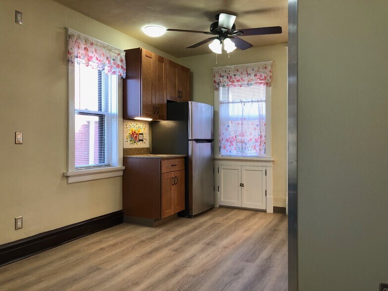 New appliances - 1308A Tower Grove Ave