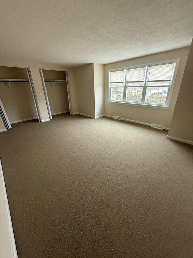 Building Photo - 136-138 West Yarmouth Road