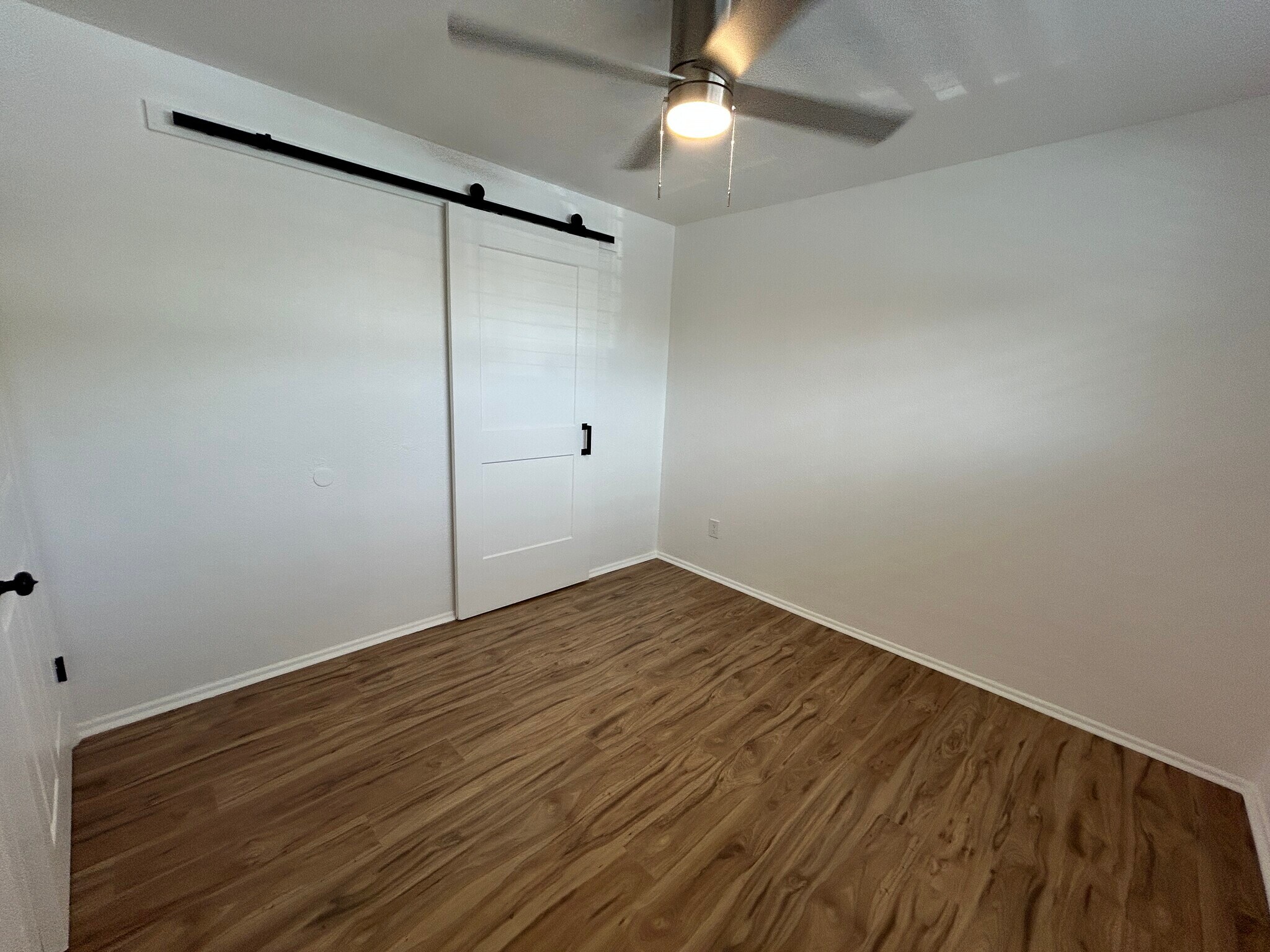 Building Photo - 2122 S Granada Dr