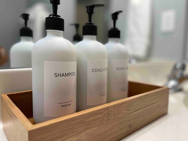 Building Photo - 607 Lake Forest Road