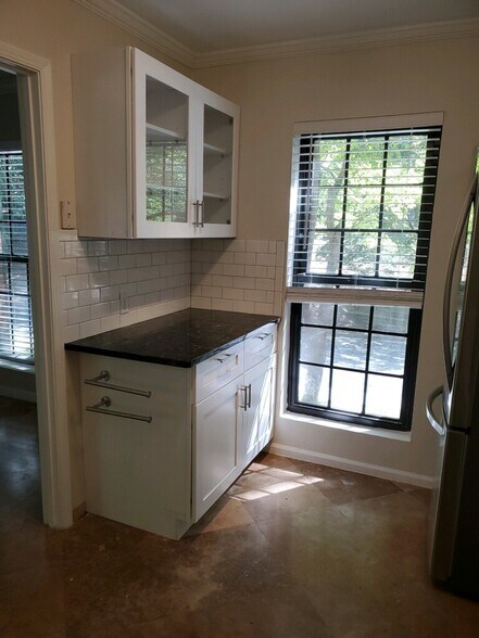Kitchen window & 2 new cabinets - 25116 Plantation Dr NE