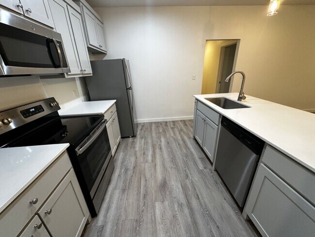 Building Photo - Three Bed, Three Bath now Available!