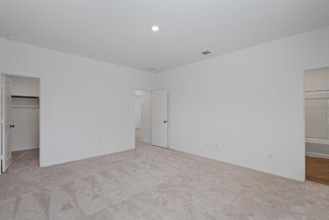 Building Photo - 230 Gabbro Gdns