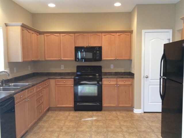 Building Photo - 1824 Baslia Ln