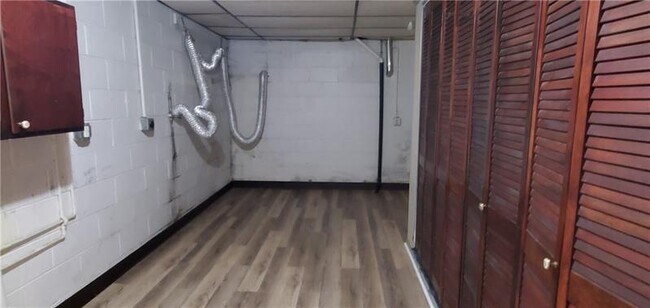 Building Photo - 419 Canyon Dr