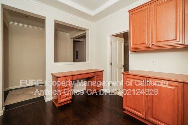 Building Photo - 1960 Parsley Dr