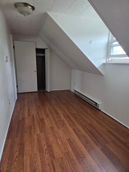 Building Photo - 21635 Moross Rd