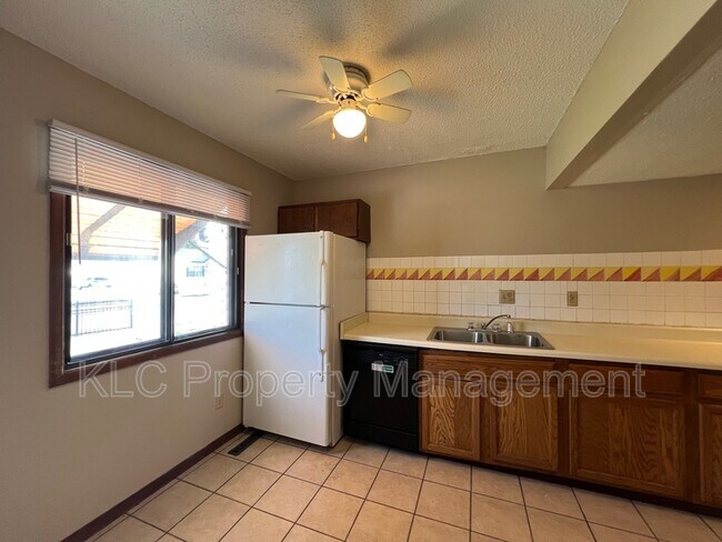 Building Photo - 1341 Stewart St