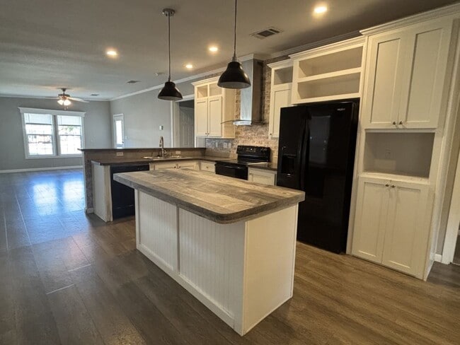 Building Photo - 4 Golf Cove Ct