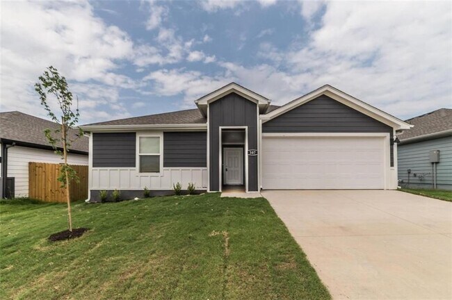 Primary Photo - 307 NW Belleflower St