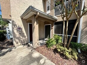 Building Photo - Lovely 2/2 Ground Floor Condo For Rent in ...