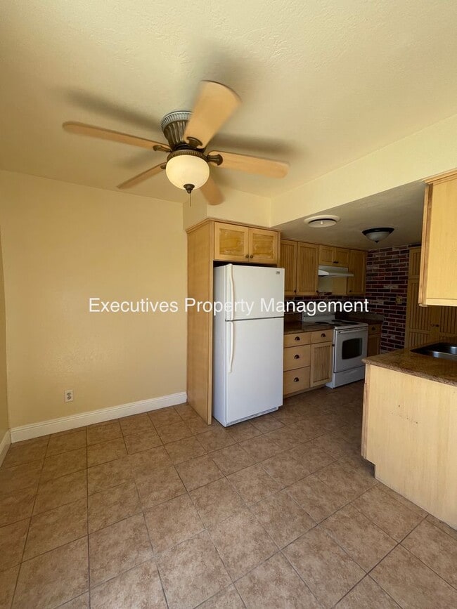 Building Photo - 4909 N Winery Cir