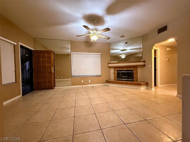 Building Photo - 1403 Santa Margarita St