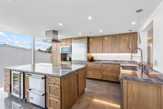 Building Photo - 2155 S Ocean Blvd