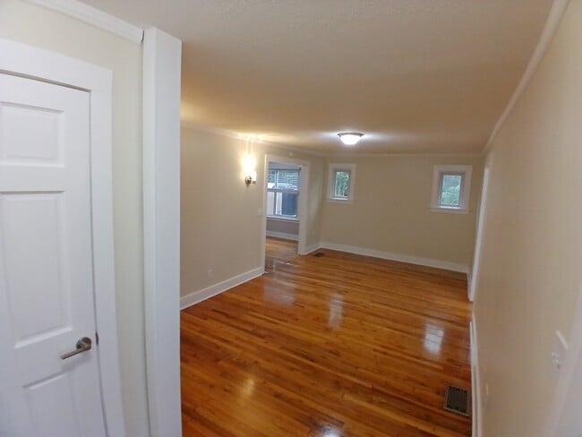 Building Photo - 3702 Armstrong Rd