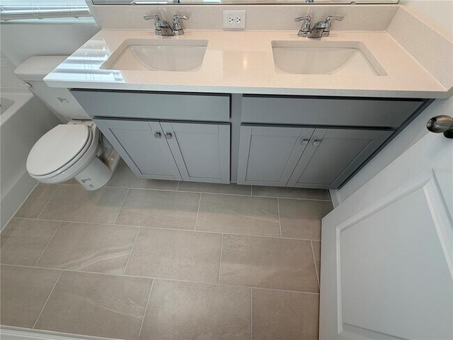 Building Photo - 9948 Red Canoe Aly