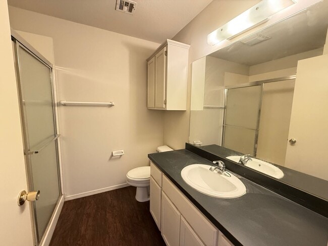 Building Photo - 2 bedroom Duplex in Catoosa, Small Pets welcome