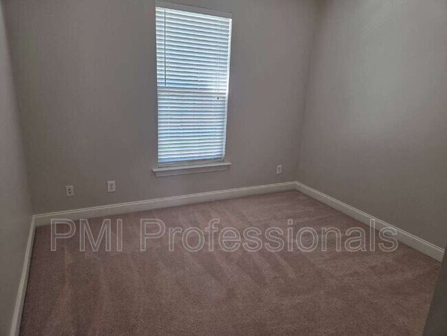 Building Photo - 1205 Cascade Falls Dr