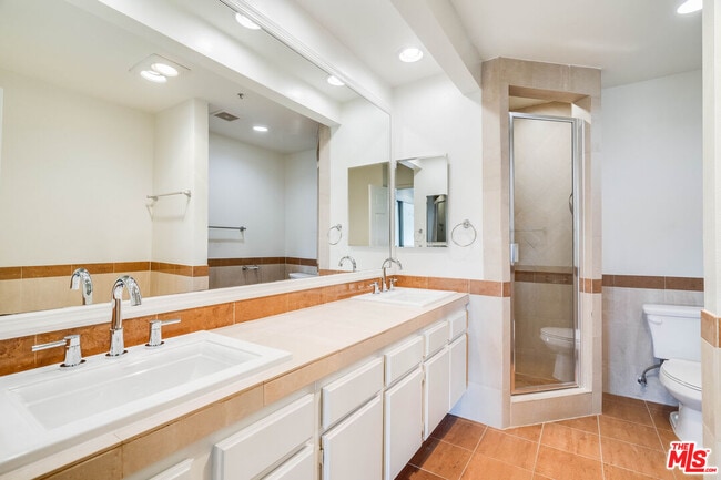 Building Photo - 1508 Veteran Ave