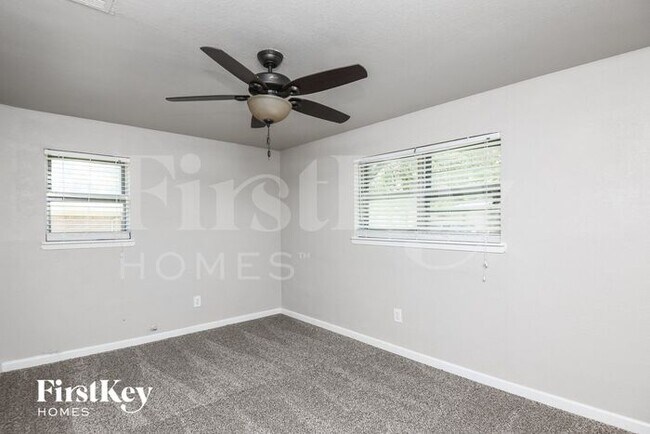 Building Photo - 5241 Ruston Ave
