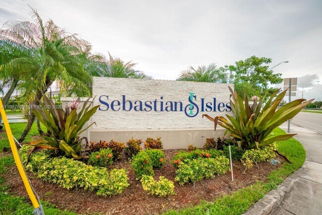 Building Photo - 137 NE 3rd St