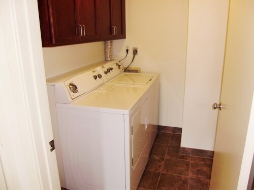 Building Photo - 1317 6th Ave N Apartments - 2 bedrooms