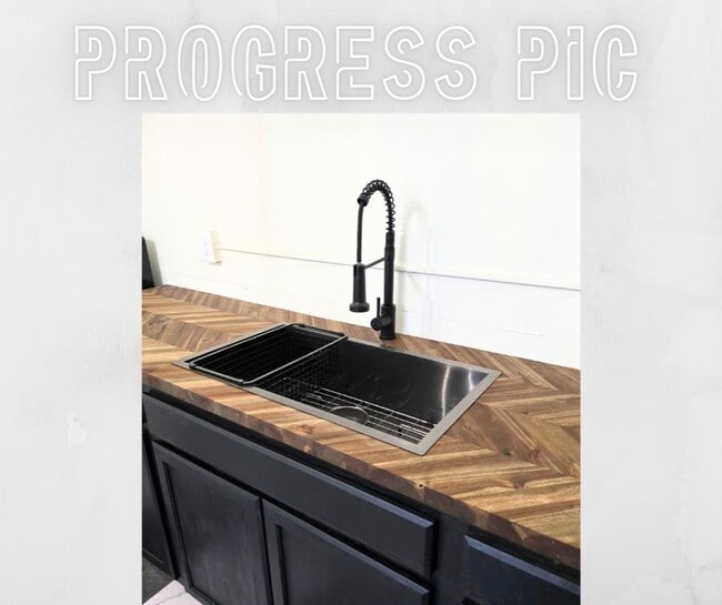 Building Photo - 126 Dawes Ave