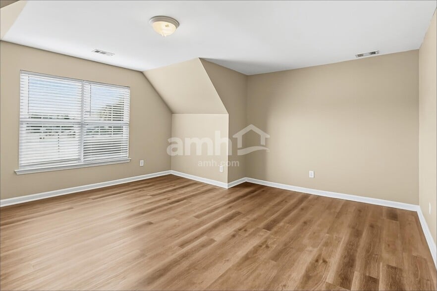 Building Photo - 2251 Monthemer Cv