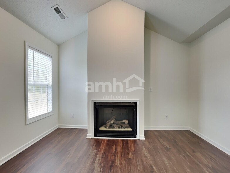 Building Photo - 150 Exeter Ct