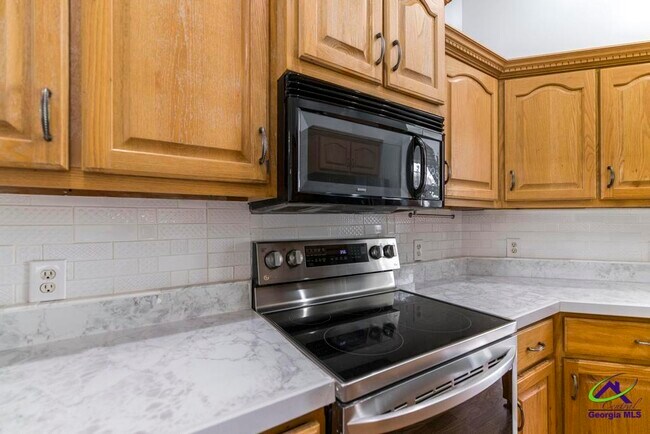 Building Photo - 217 Sedgebrooke Dr