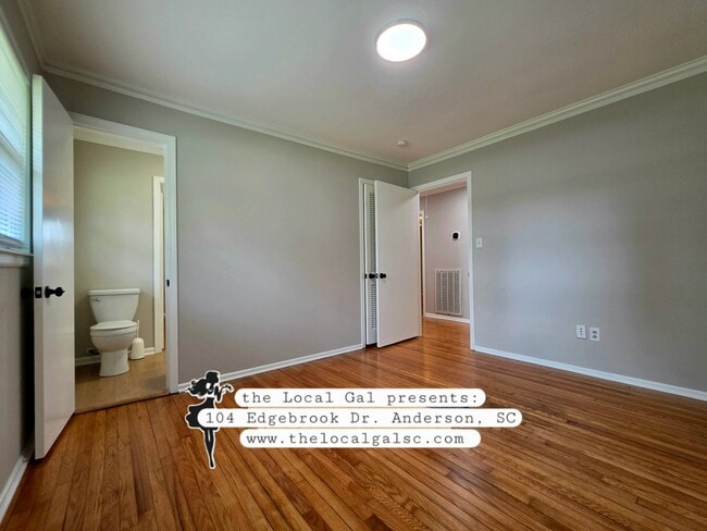 Building Photo - 104 Edgebrook Dr